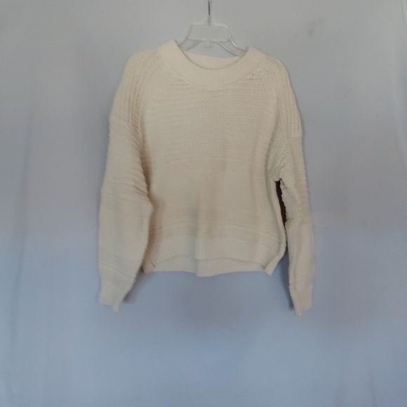 Womans Ivory Sweater - Picture 2 of 5